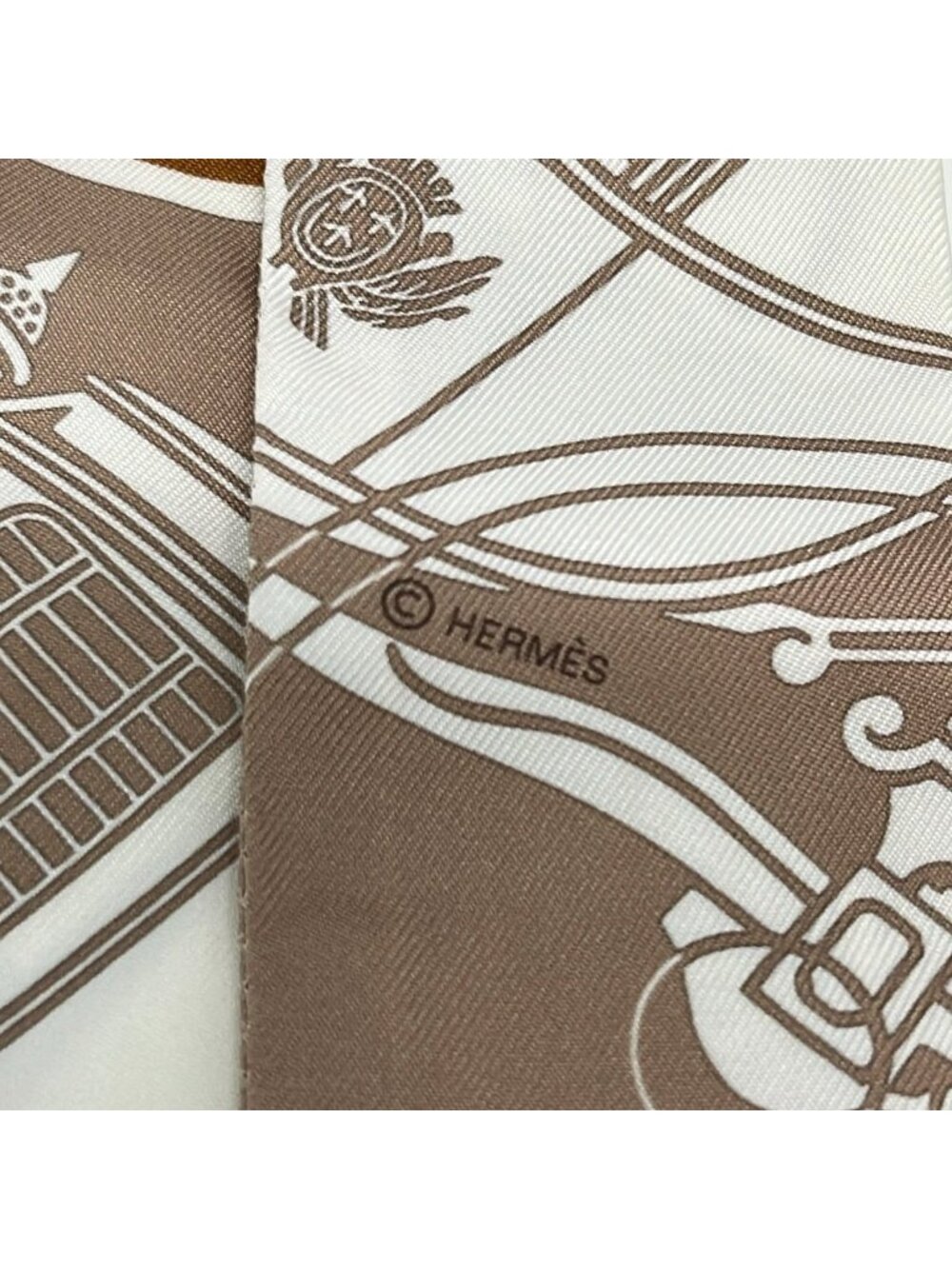 Hermes Scarf Twill Brown Multi Silk - Picture 2 of 4